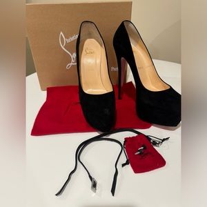 Christian Louboutin Women's Sz 40 Black Suede Daffodile 160 Platform Heels